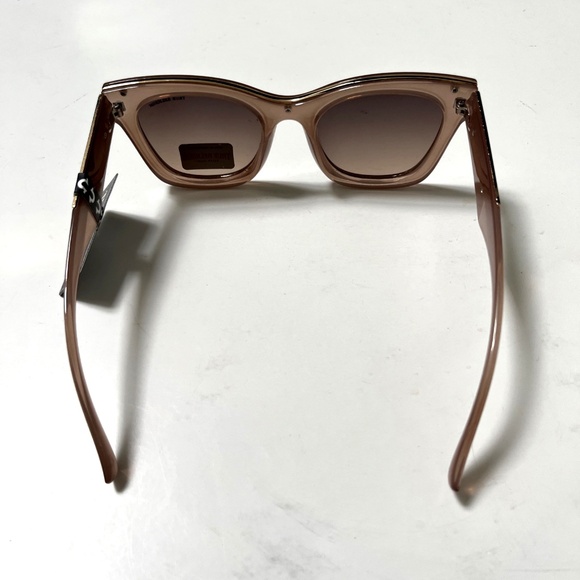 New Original TRUE RELIGION Cat Eye Sunglasses Beige Acetate Gold Logo Nude XX